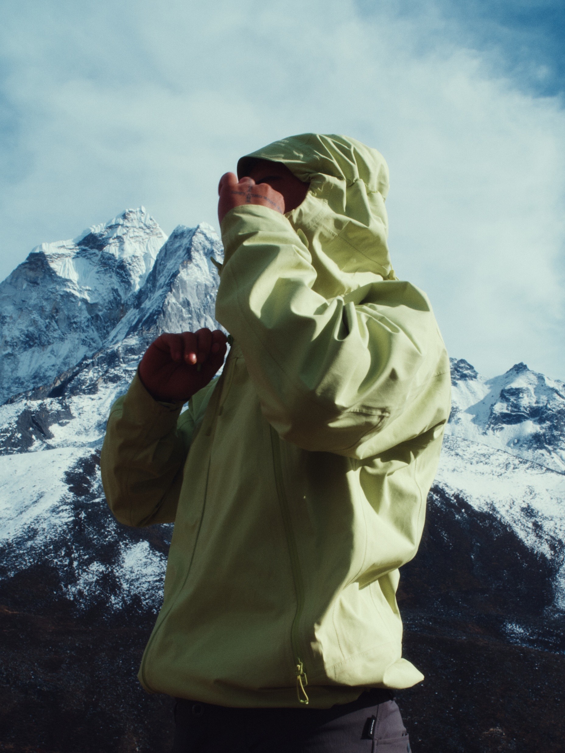 블랙야크, 올라운더 바람막이 'AWC NTX 레인재킷'으로 봄 공략 1571-Image